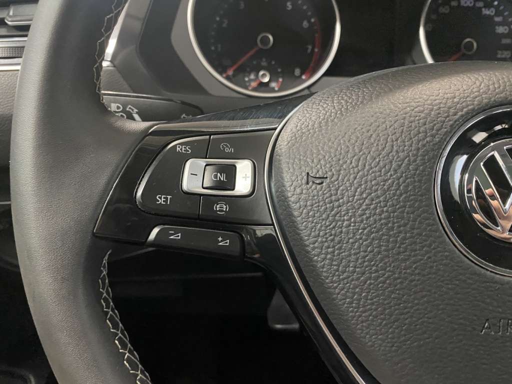 2021 Volkswagen Tiguan - Image 21