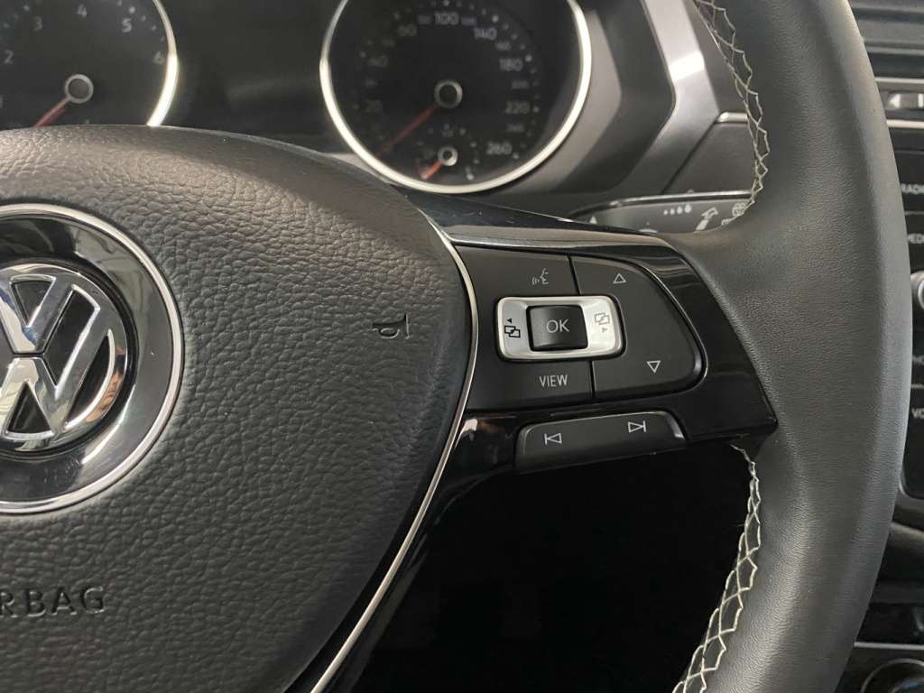 2021 Volkswagen Tiguan - Image 22