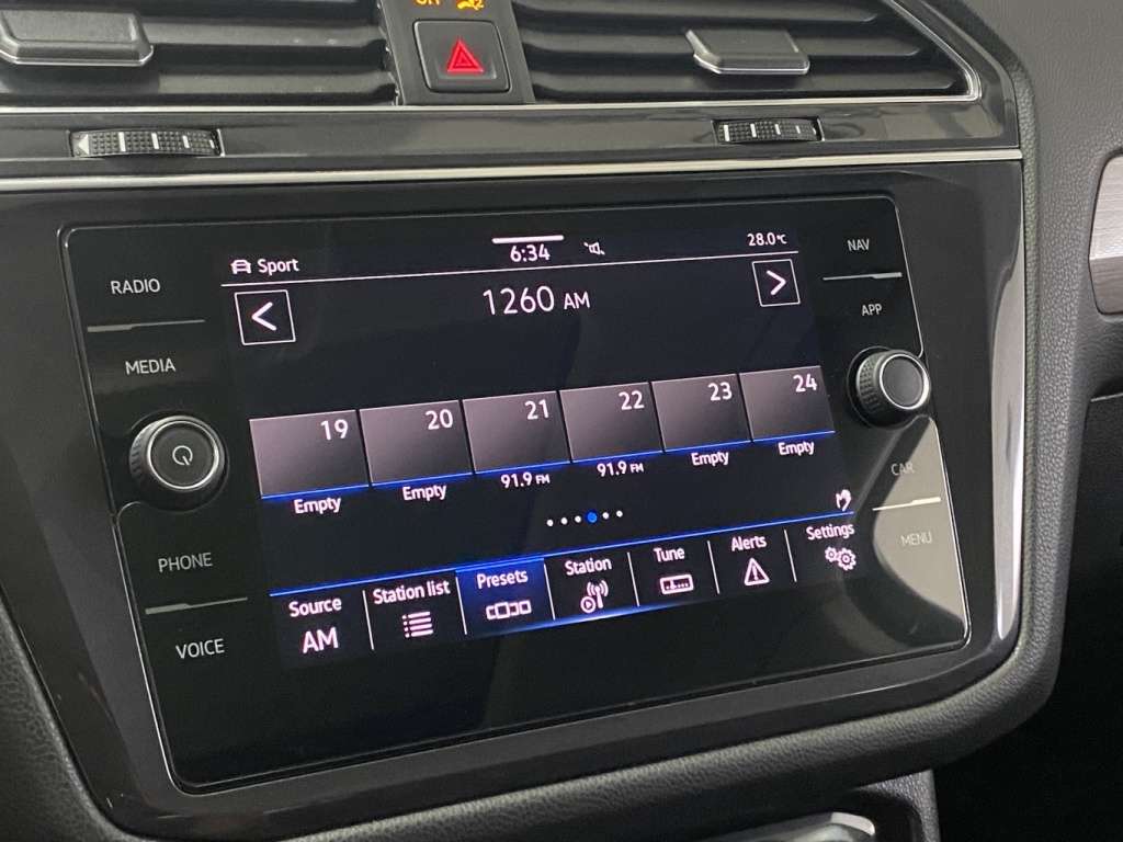2021 Volkswagen Tiguan - Image 27