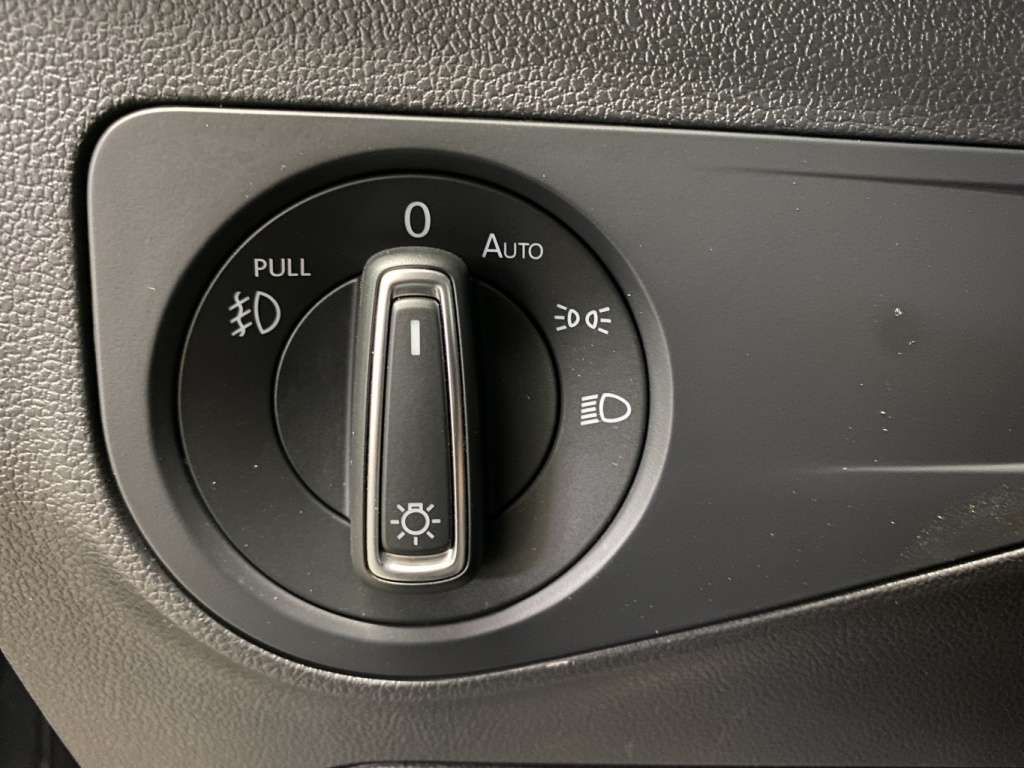 2021 Volkswagen Tiguan - Image 30