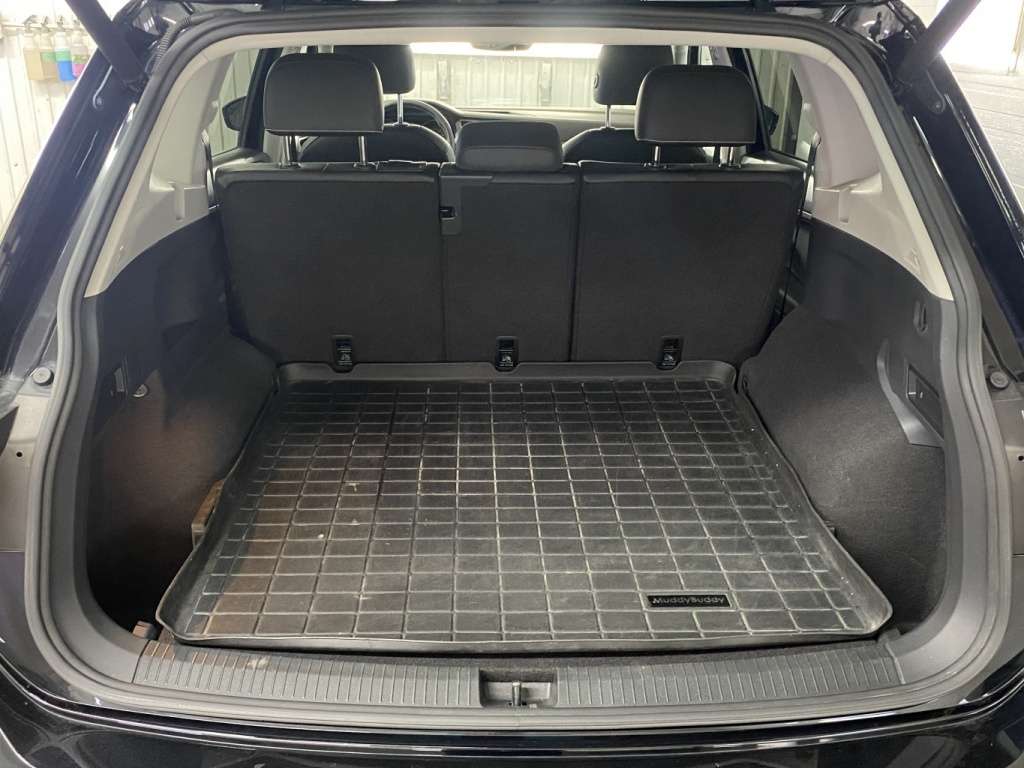 2021 Volkswagen Tiguan - Image 33