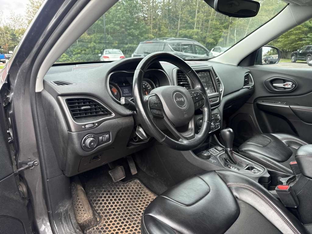2021 Jeep Cherokee - Image 7