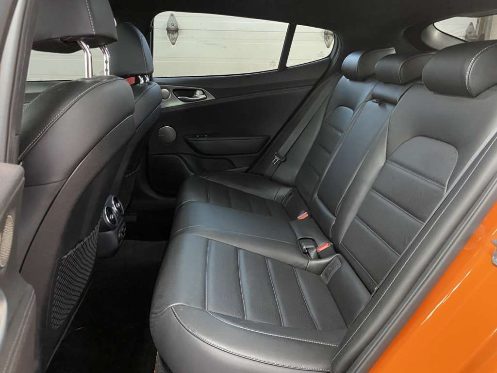 2021 Kia Stinger - Image 19