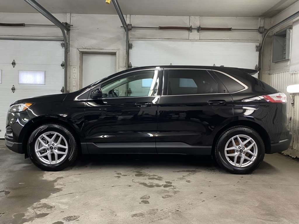 2023 Ford Edge - Image 4