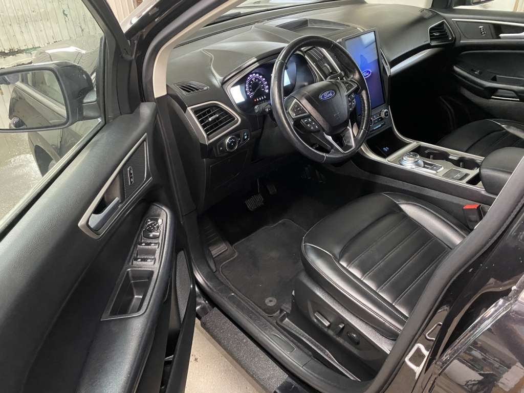 2023 Ford Edge - Image 13