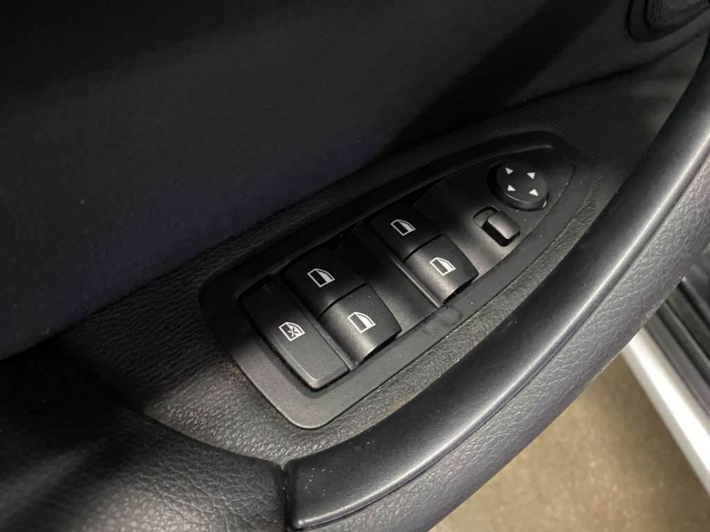 2020 BMW X1 - Image 30