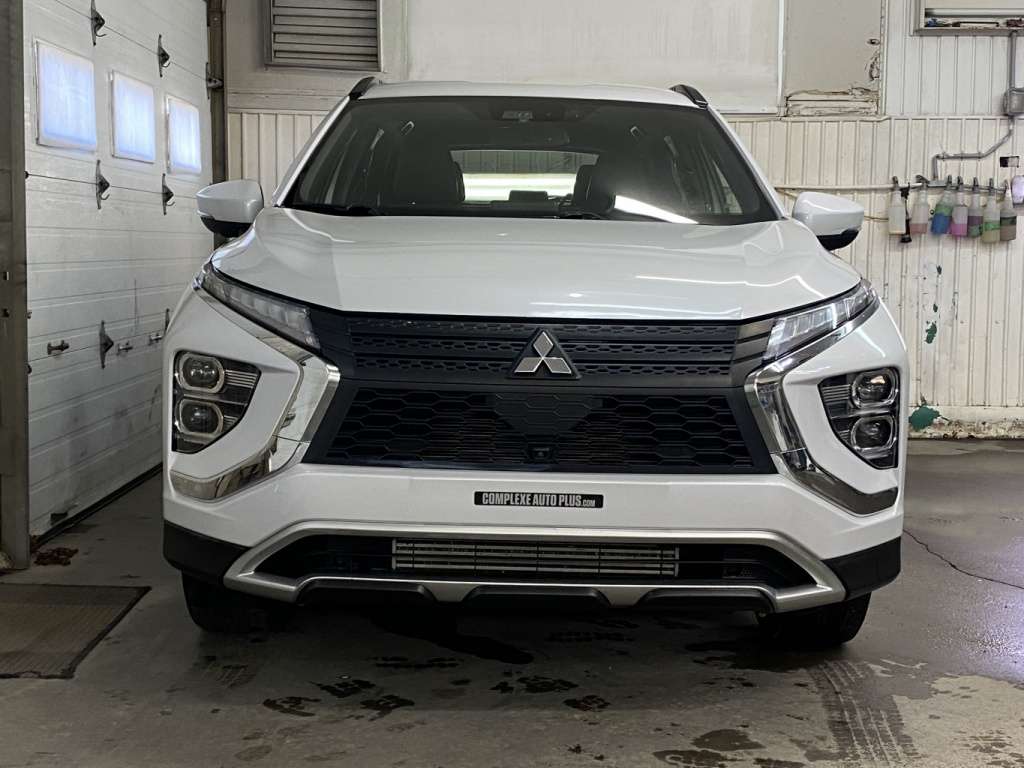 2022 Mitsubishi Eclipse Cross - Image 3