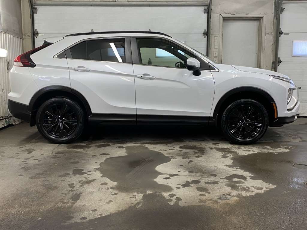 2022 Mitsubishi Eclipse Cross - Image 8