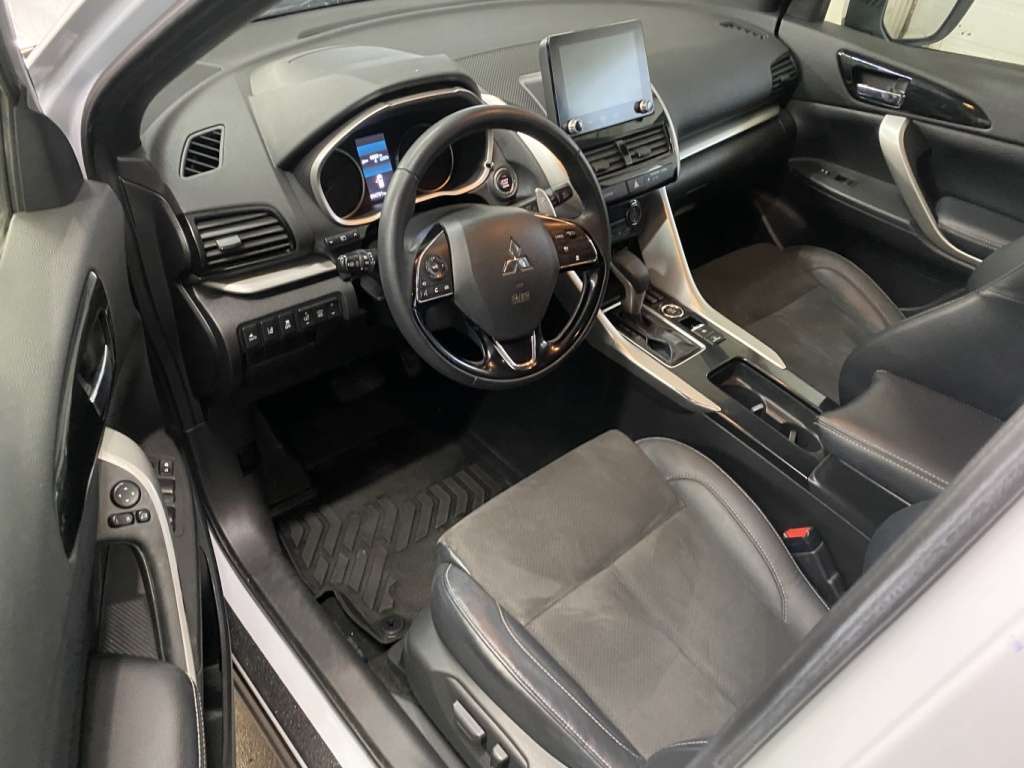 2022 Mitsubishi Eclipse Cross - Image 13