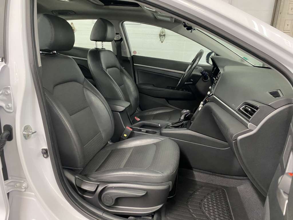 2020 Hyundai ELANTRA - Image 16