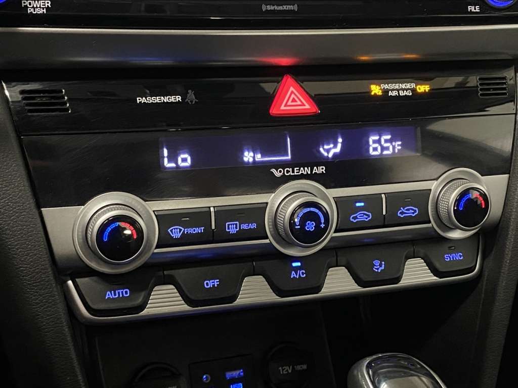 2020 Hyundai ELANTRA - Image 24