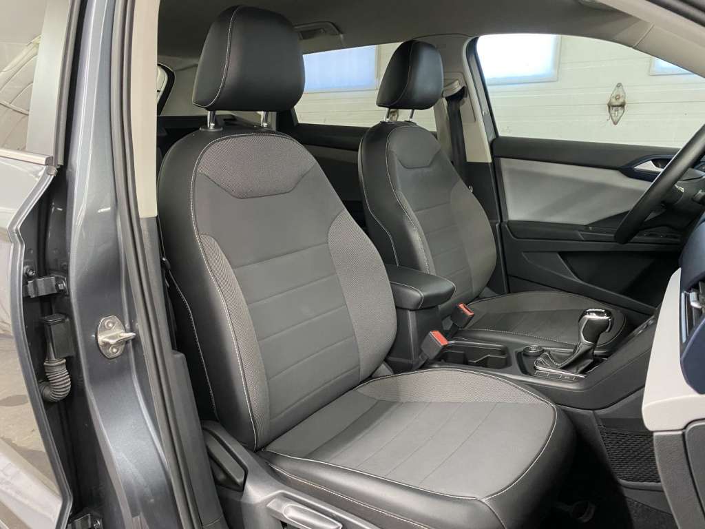 2022 Volkswagen Taos - Image 17