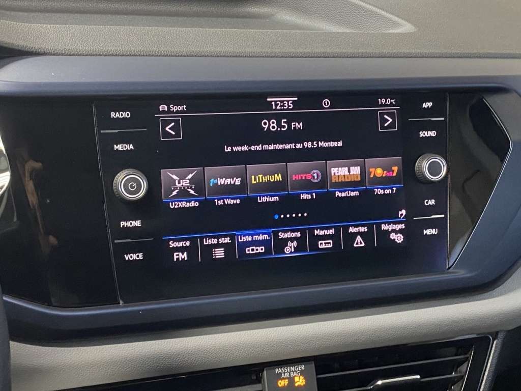 2022 Volkswagen Taos - Image 25