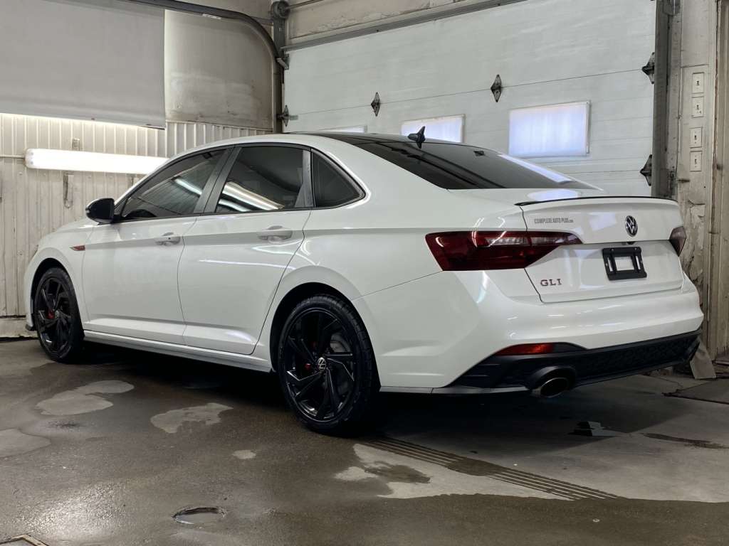 2023 Volkswagen Jetta - Image 5