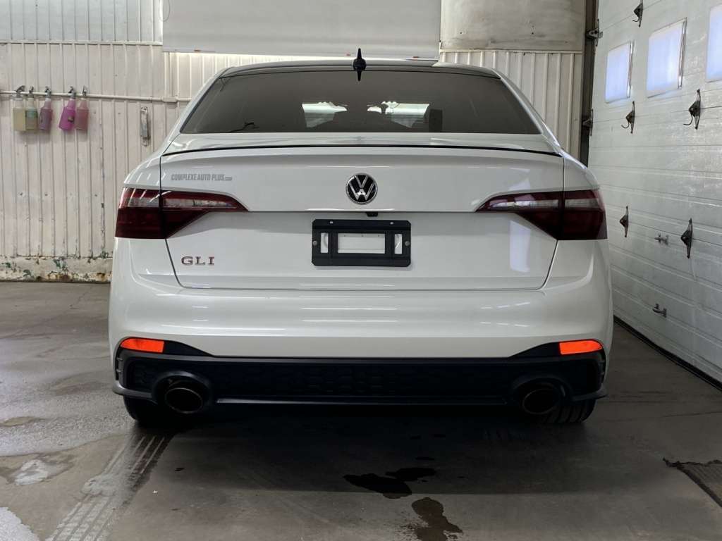 2023 Volkswagen Jetta - Image 6