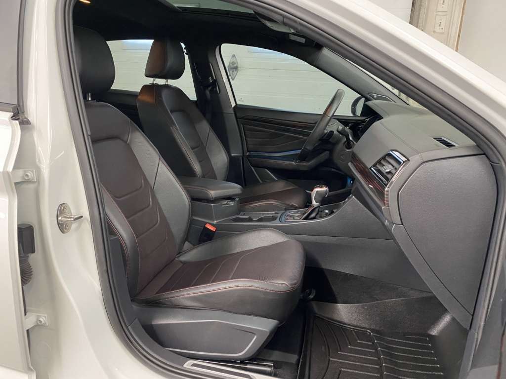 2023 Volkswagen Jetta - Image 18
