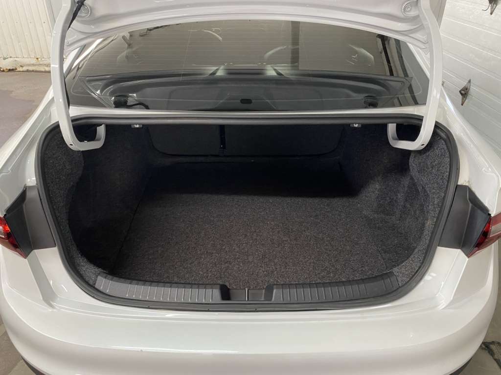 2023 Volkswagen Jetta - Image 31