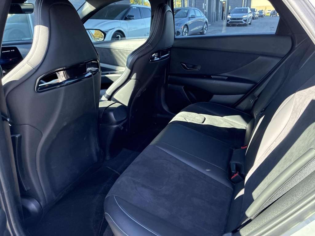 2023 Hyundai ELANTRA - Image 8