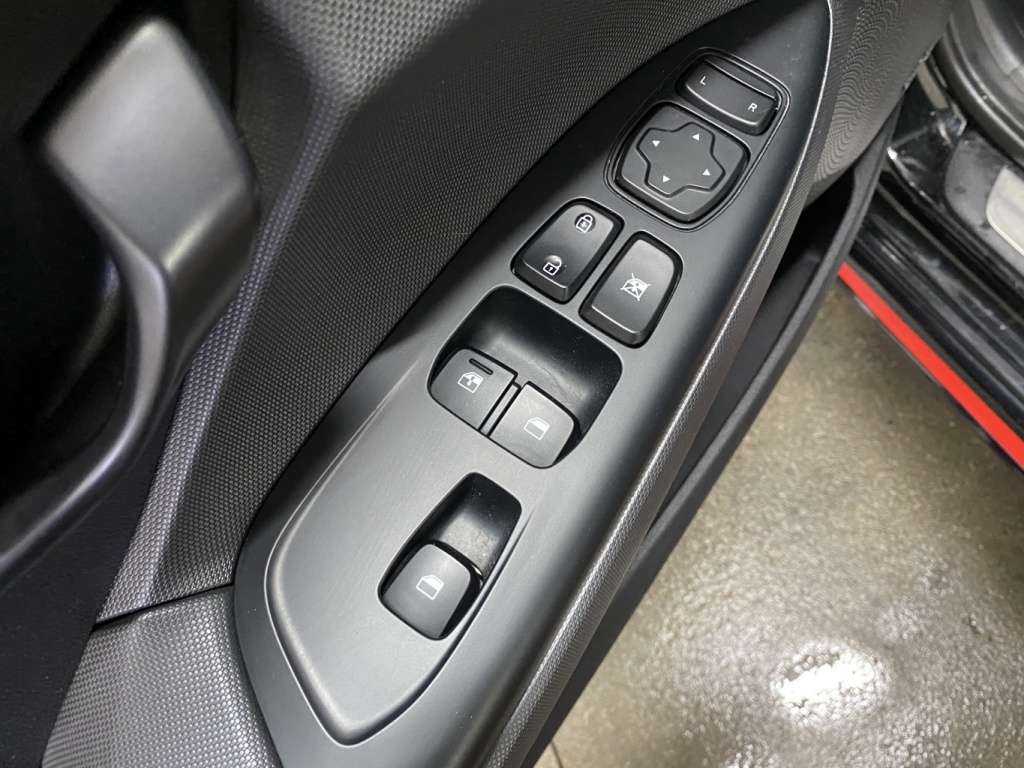 2021 Hyundai VELOSTER - Image 28