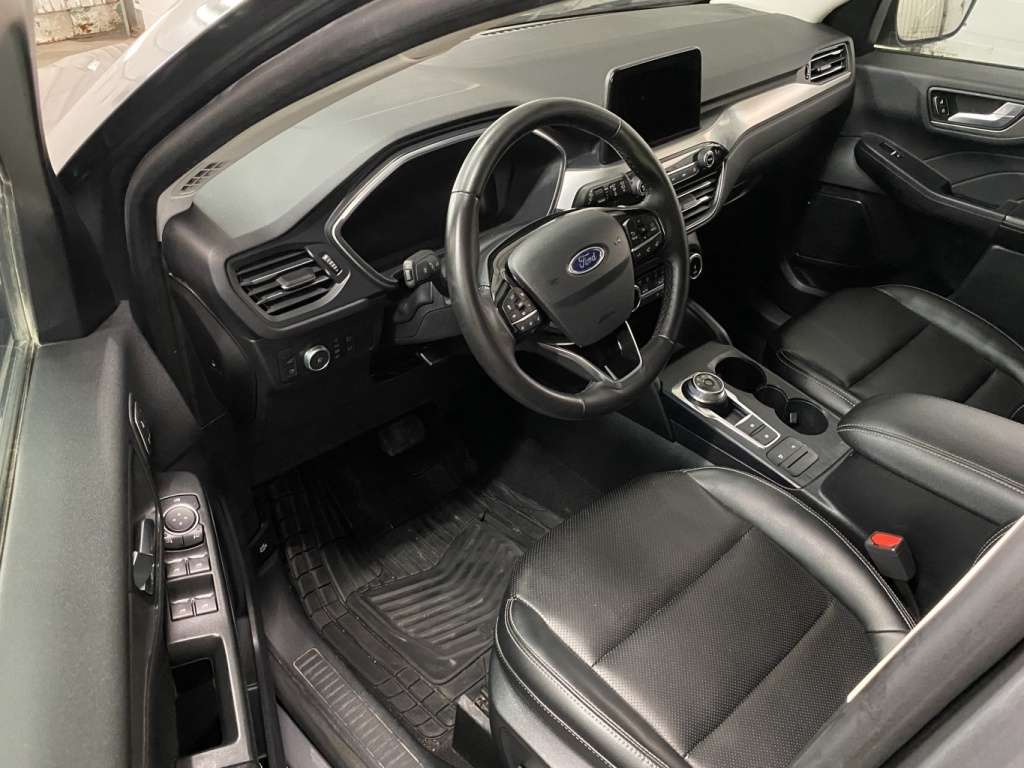 2022 Ford Escape - Image 13