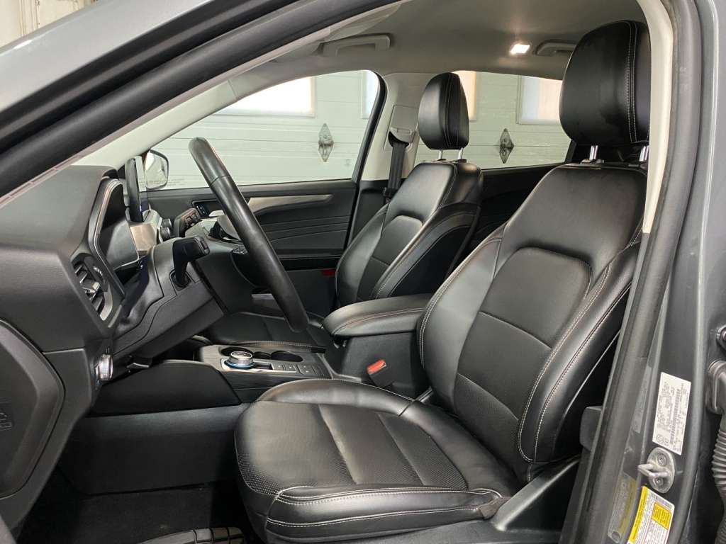 2022 Ford Escape - Image 14
