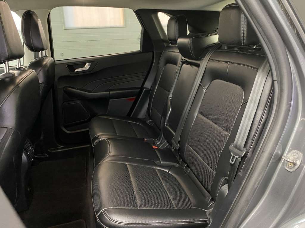 2022 Ford Escape - Image 17