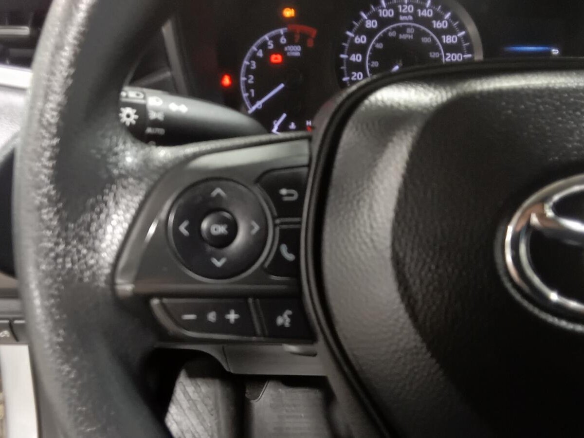 2020 Toyota Corolla - Image 11