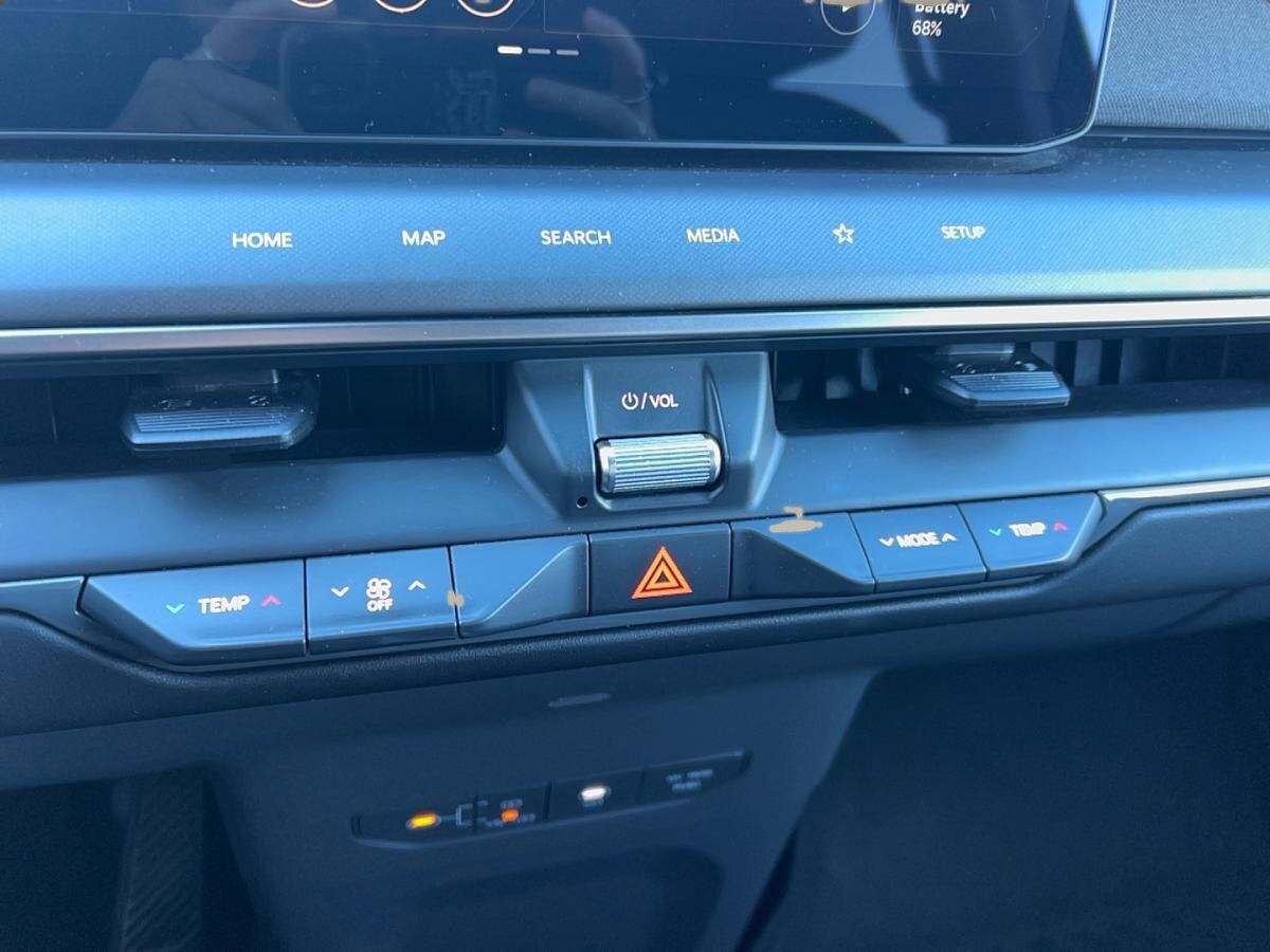 2025 Kia EV9 - Image 17