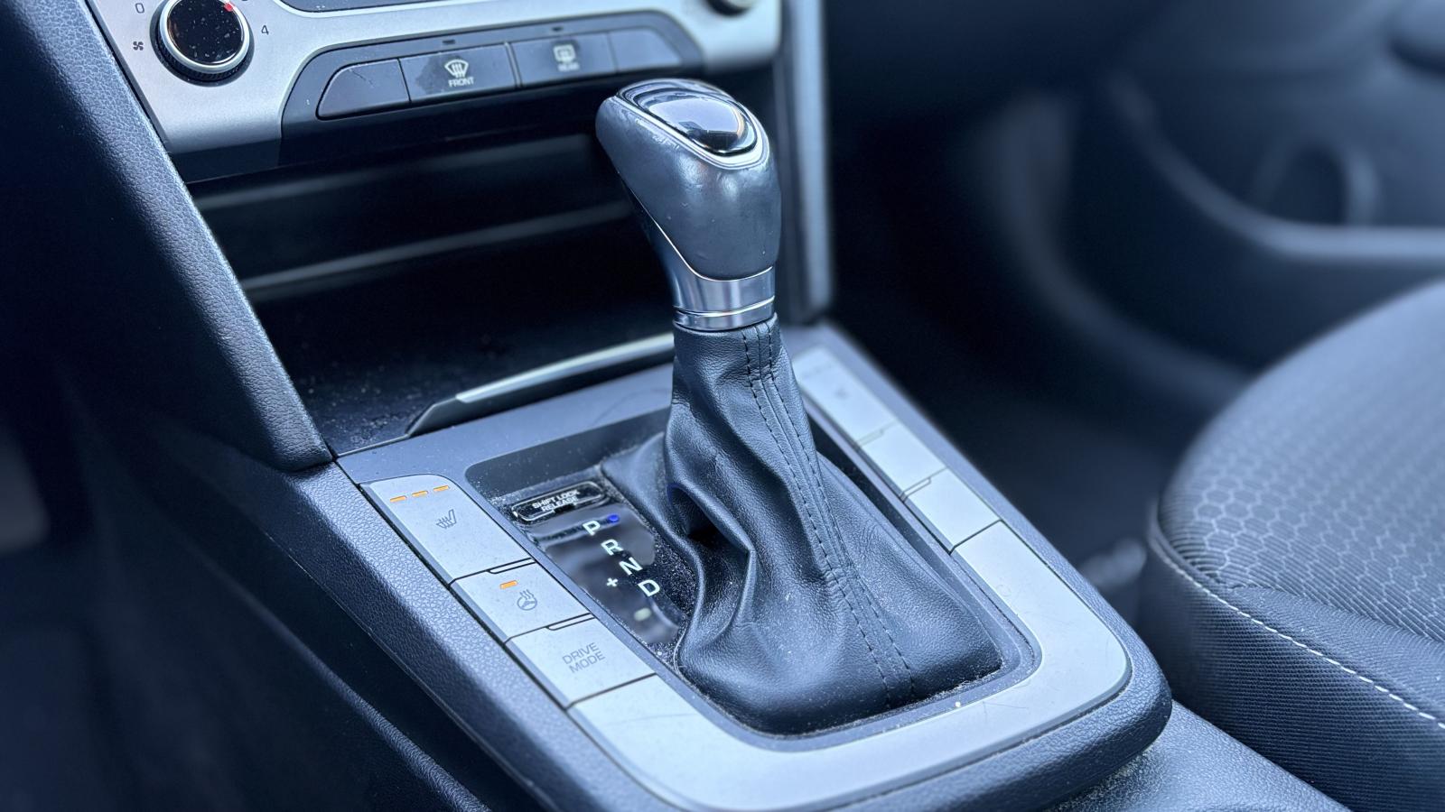 2017 Hyundai Elantra - Image 20