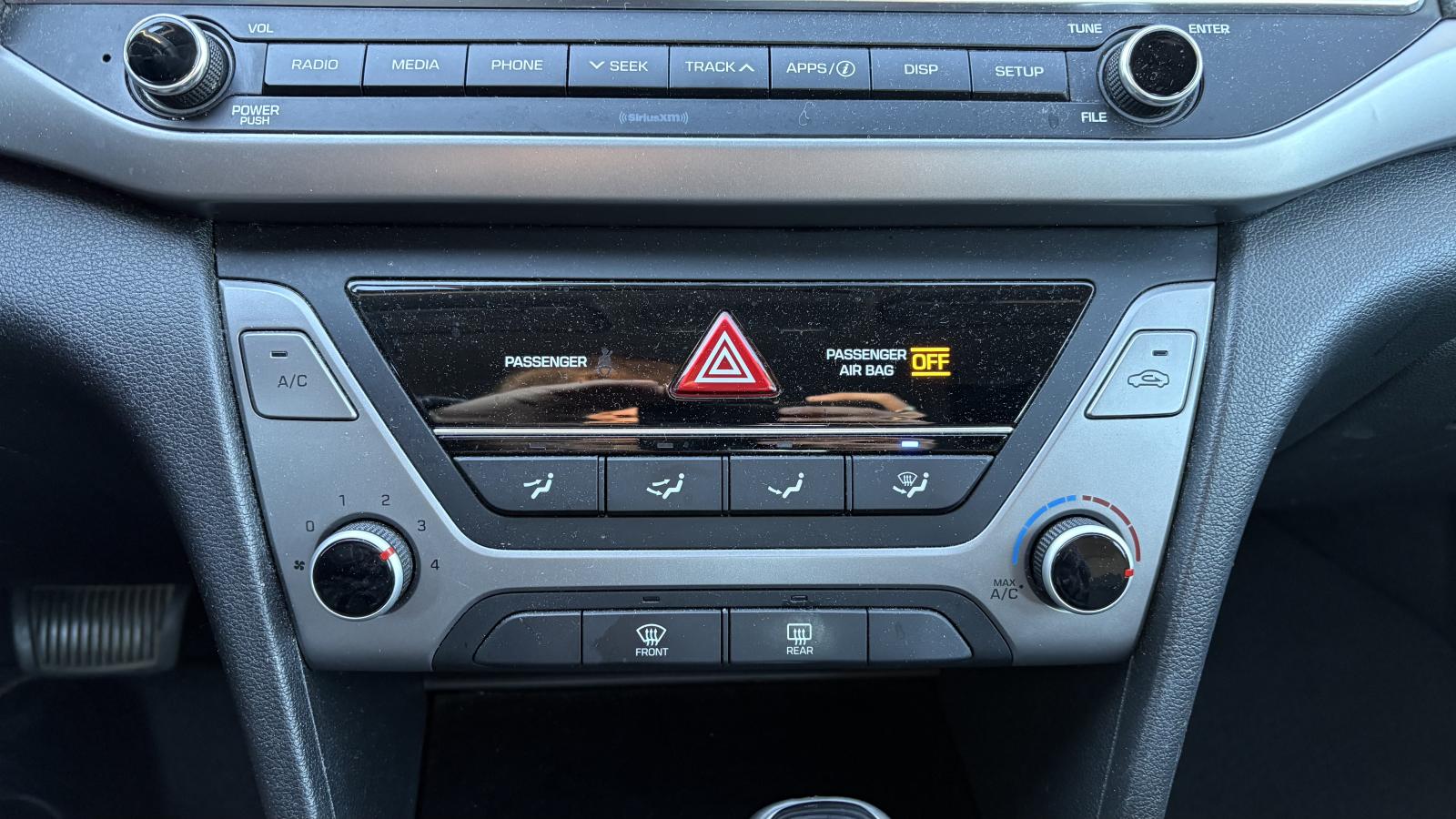 2017 Hyundai Elantra - Image 21