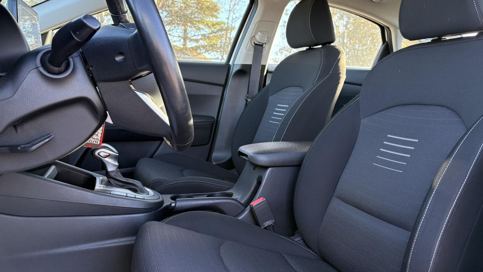 2020 Kia Forte - Image 22