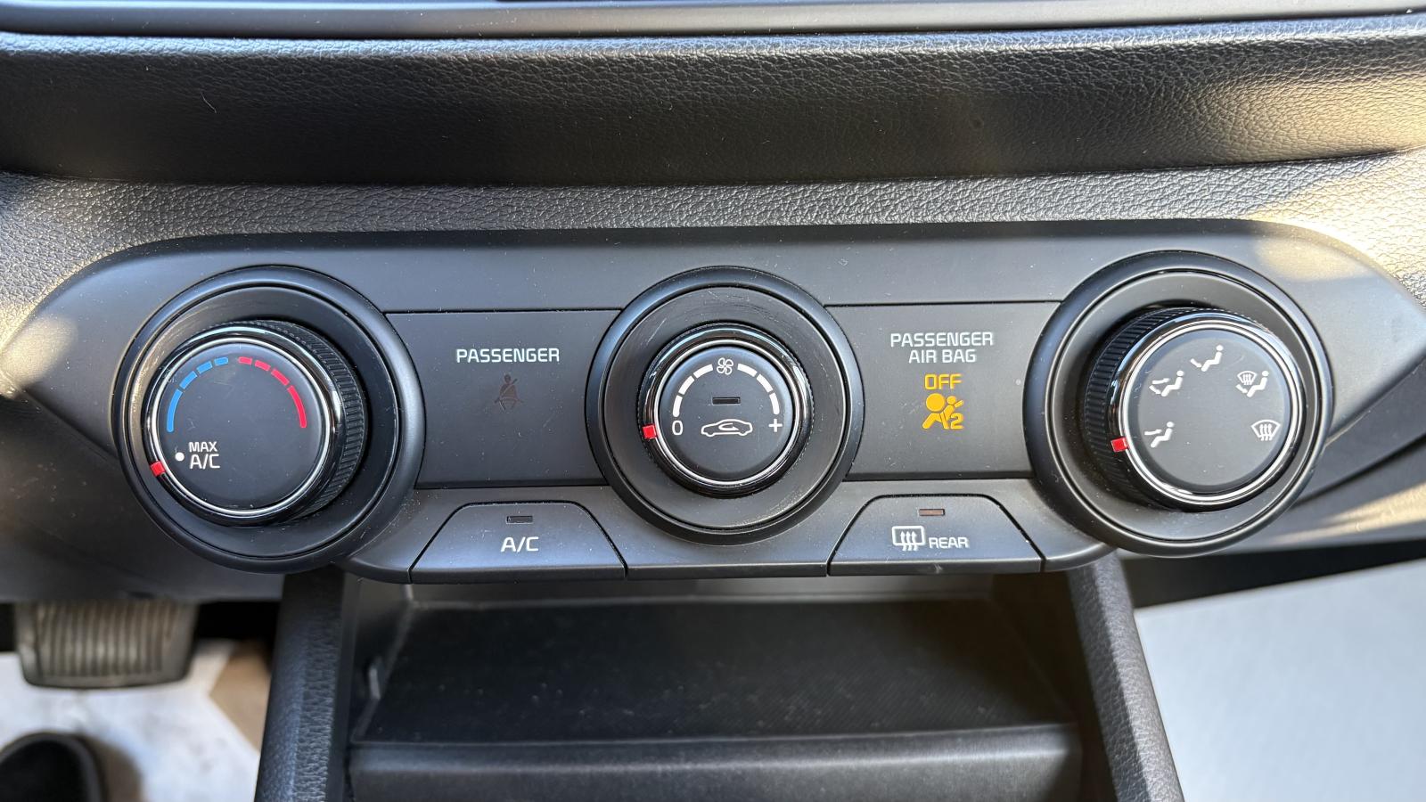 2020 Kia Forte - Image 26