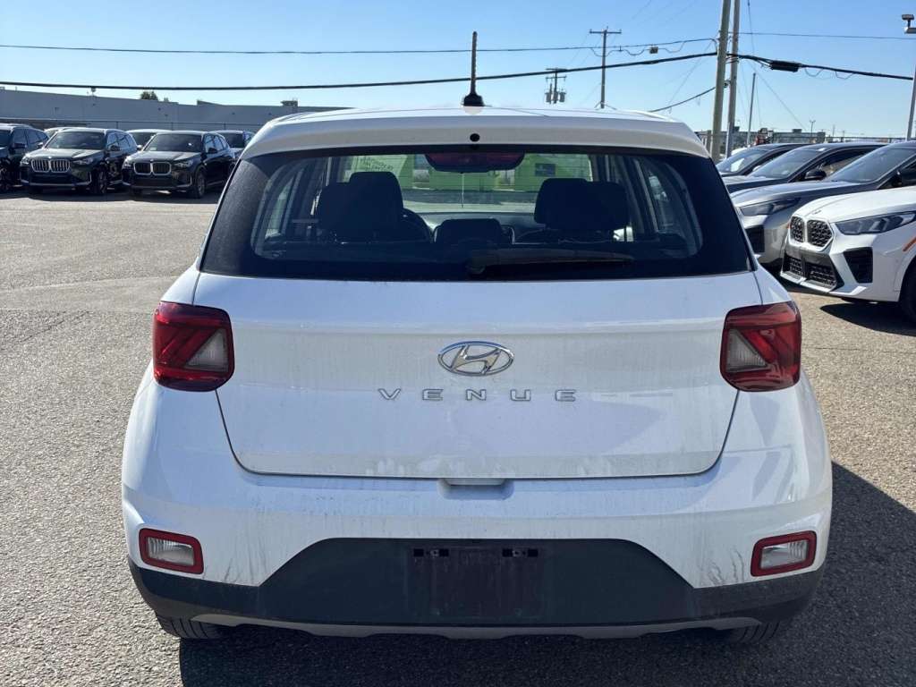 2023 Hyundai Venue - Image 4