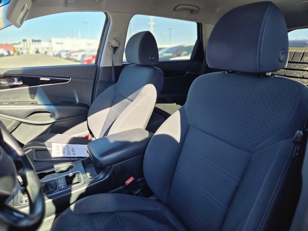 2019 Kia Sorento - Image 12