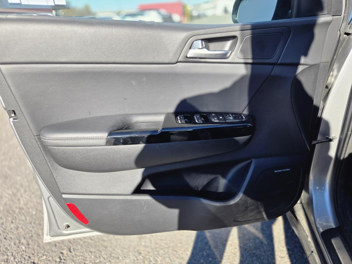 2022 Kia Sportage - Image 14
