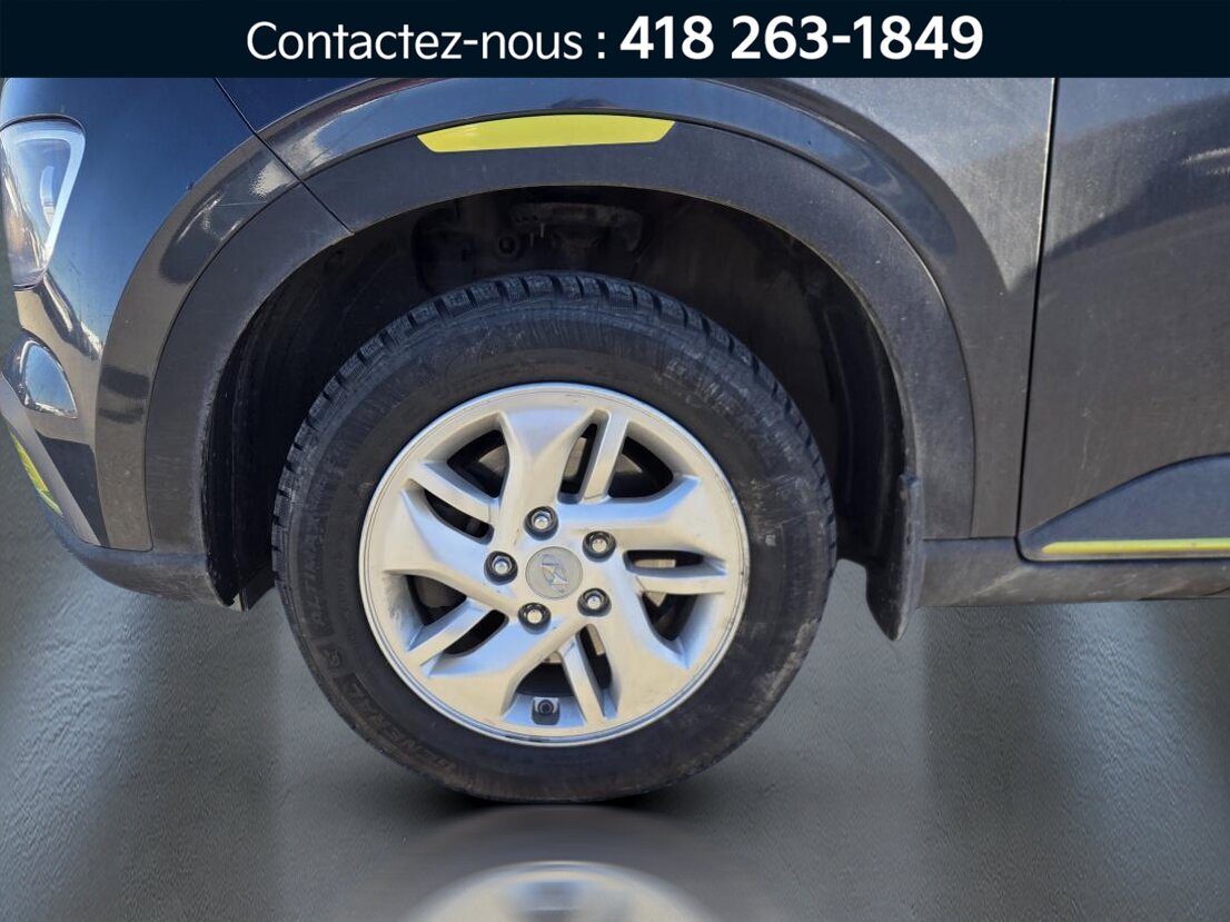 2021 Hyundai Venue - Image 2
