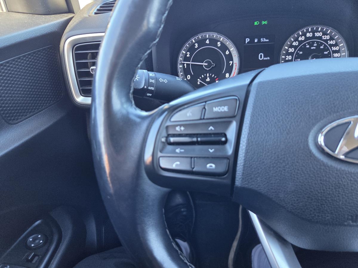 2021 Hyundai Venue - Image 12