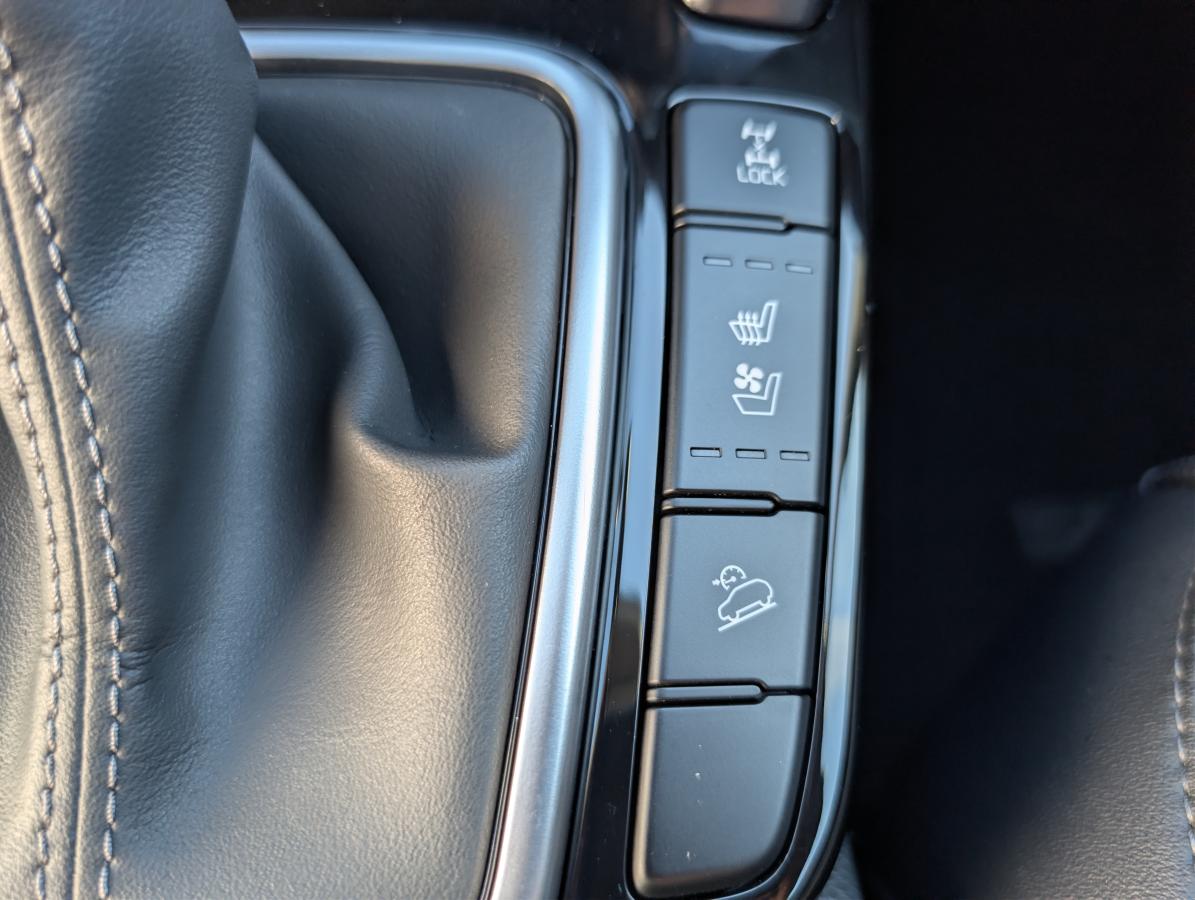 2025 Kia Seltos - Image 17