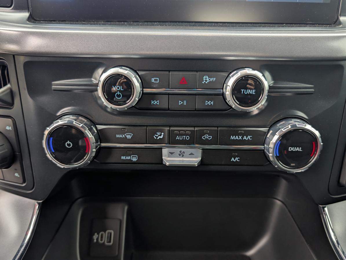 2025 Ford F-150 - Image 19