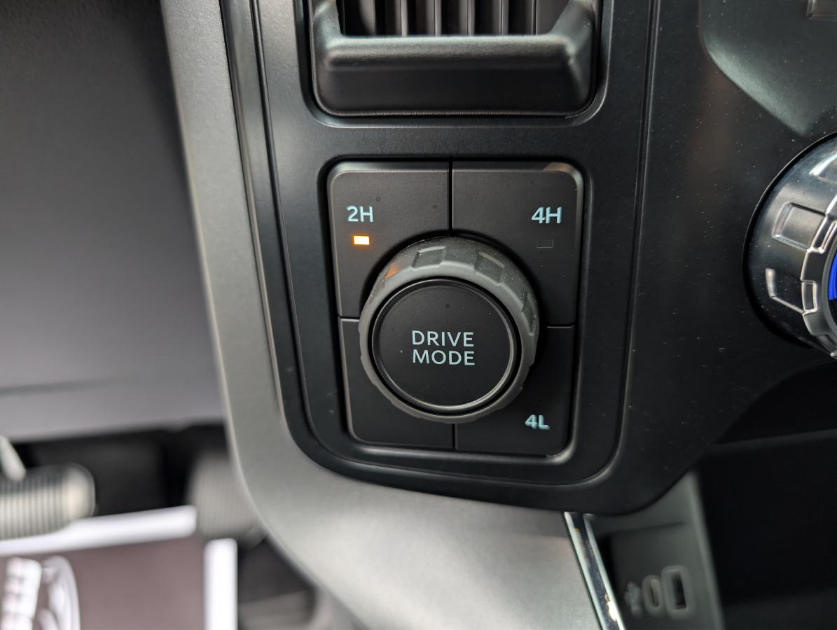 2025 Ford F-150 - Image 20