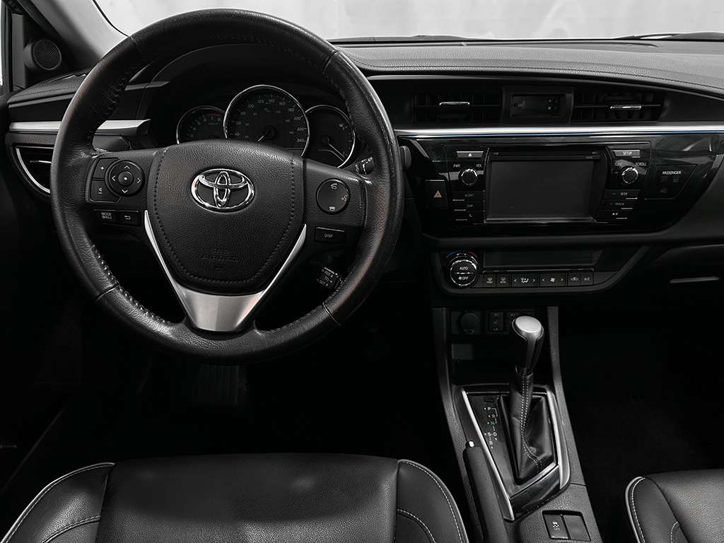 2014 Toyota Corolla - Image 17