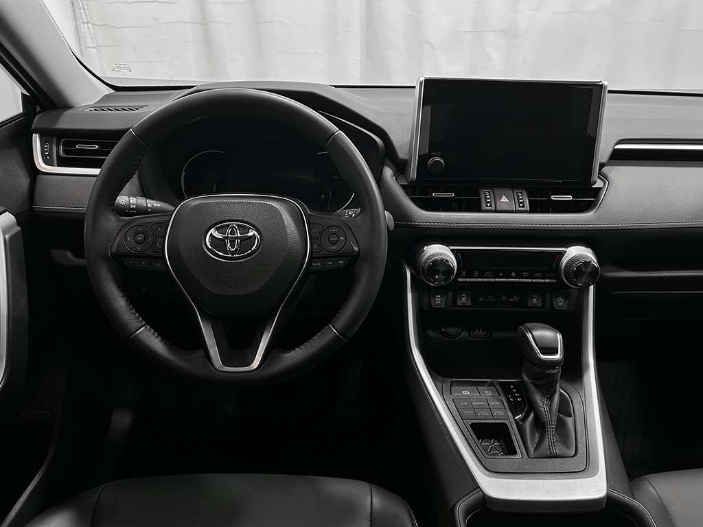 2025 Toyota Rav4 - Image 17