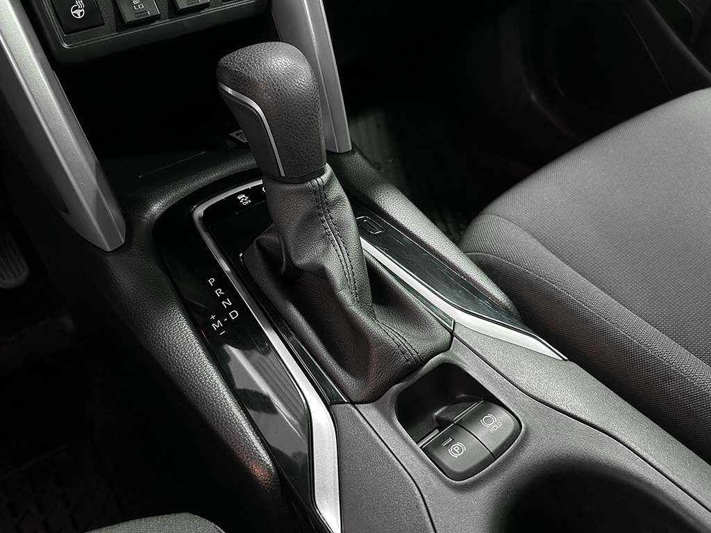 2022 Toyota Corolla Cross - Image 13