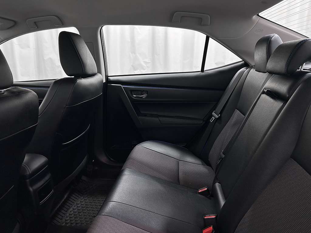 2018 Toyota Corolla - Image 15