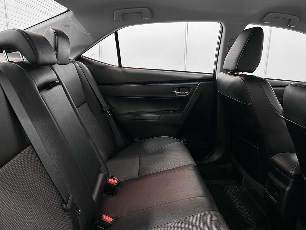 2018 Toyota Corolla - Image 17