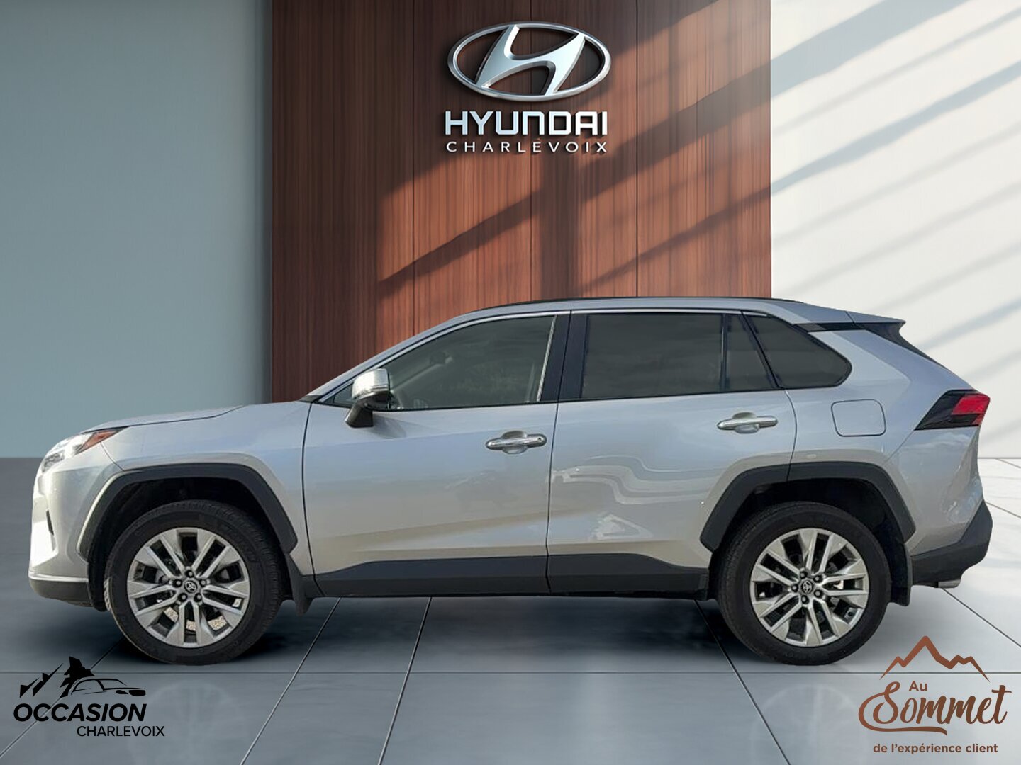 2023 Toyota RAV4 - Image 4