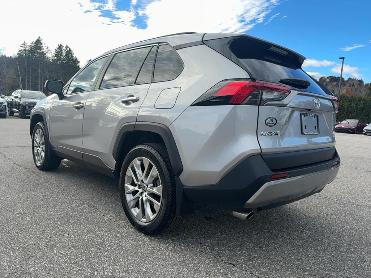 2023 Toyota RAV4 - Image 11