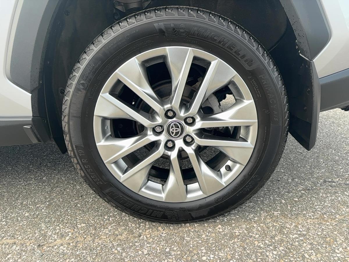2023 Toyota RAV4 - Image 13
