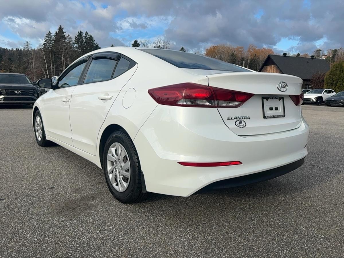 2017 Hyundai Elantra - Image 4