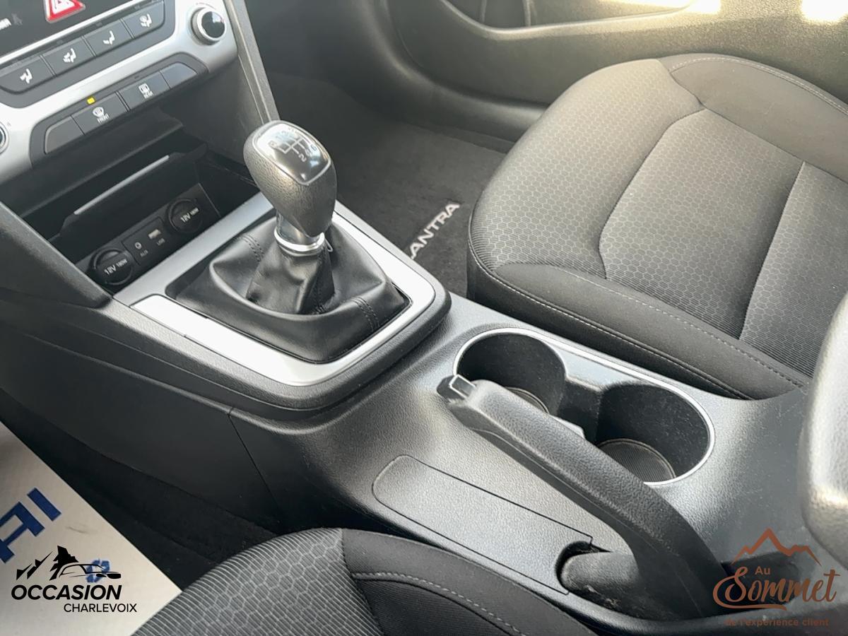 2017 Hyundai Elantra - Image 15